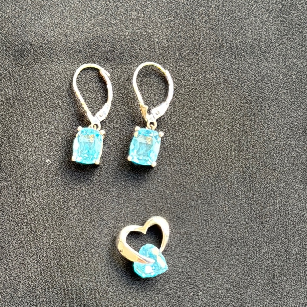 Elegant Aquamarine Blue Gemstone Earrings and white gold and aqua Pendant Set